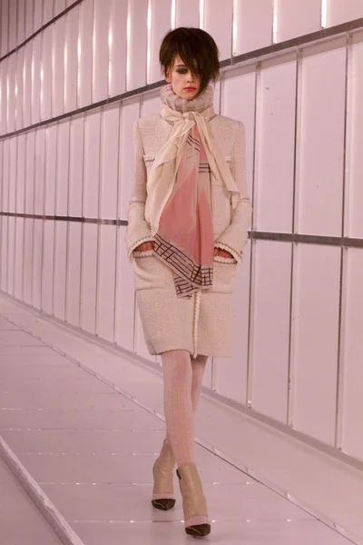 Look 15